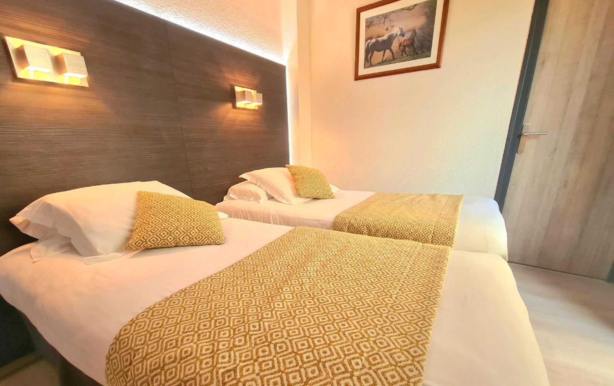 Le Cheval Blanc Hotel Arles Buitenkant foto