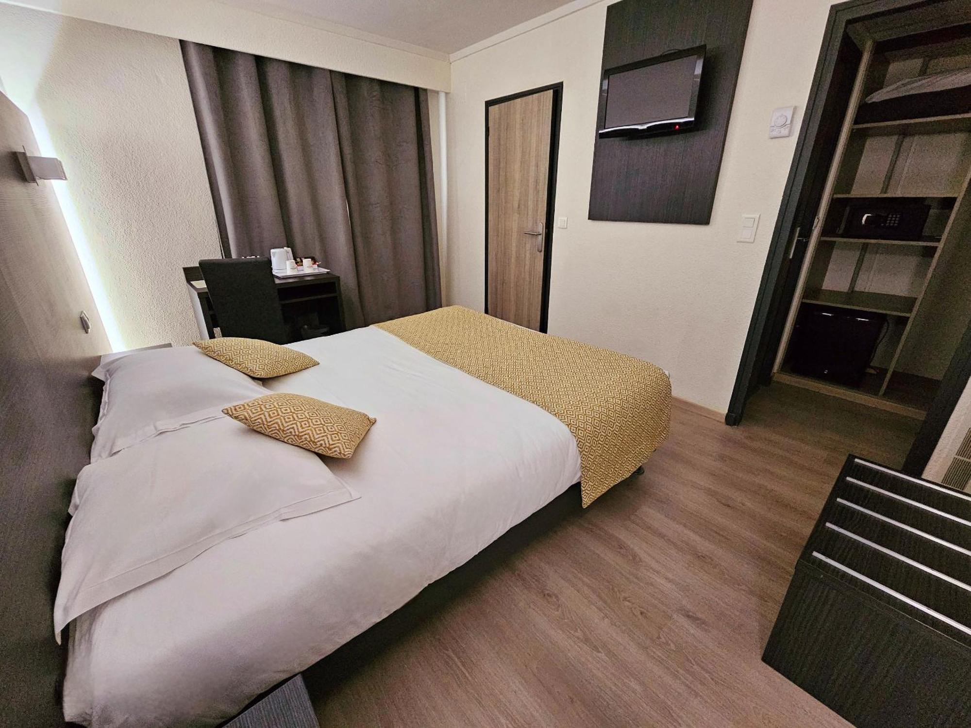 Le Cheval Blanc Hotel Arles Buitenkant foto