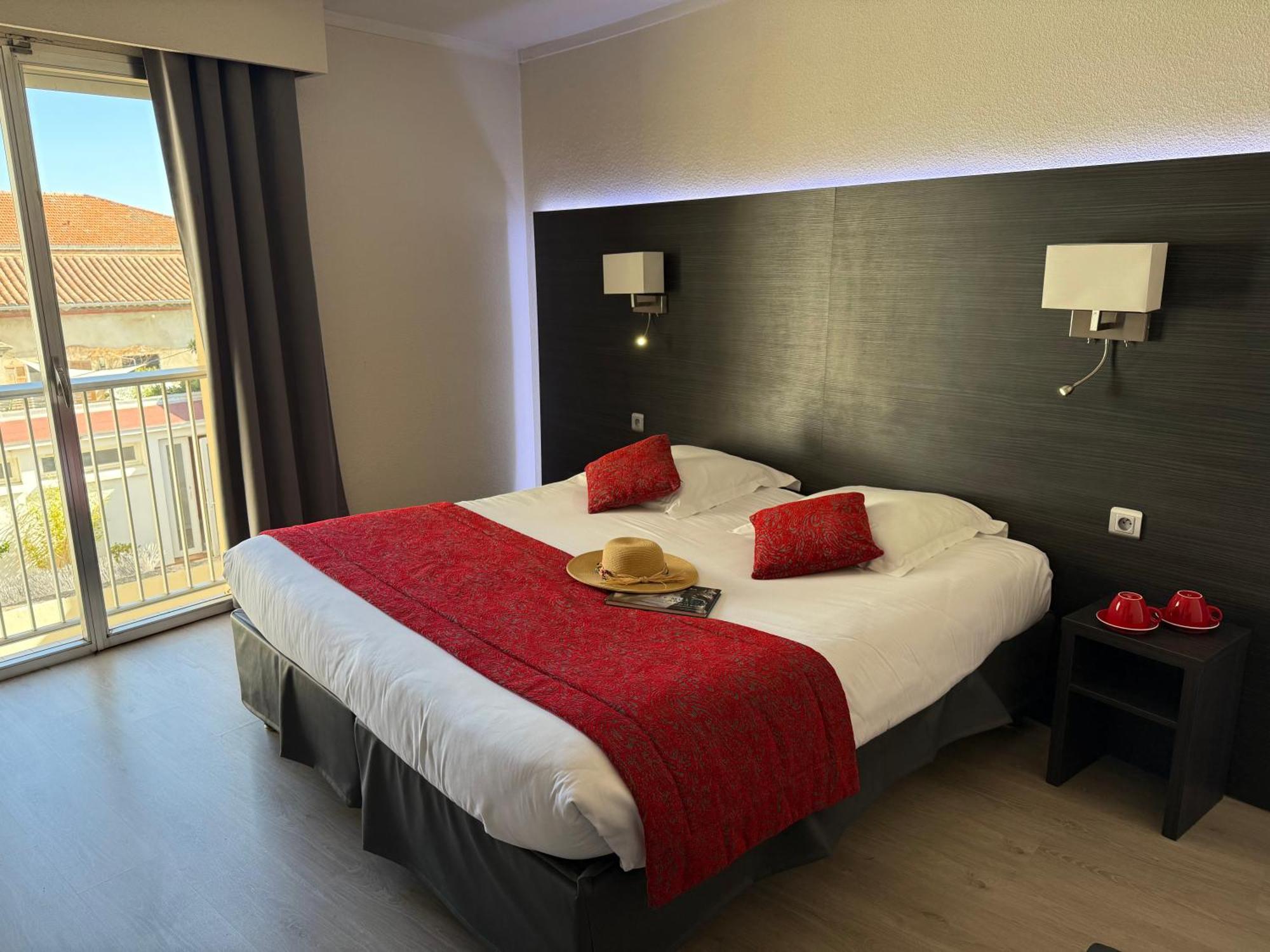 Le Cheval Blanc Hotel Arles Buitenkant foto