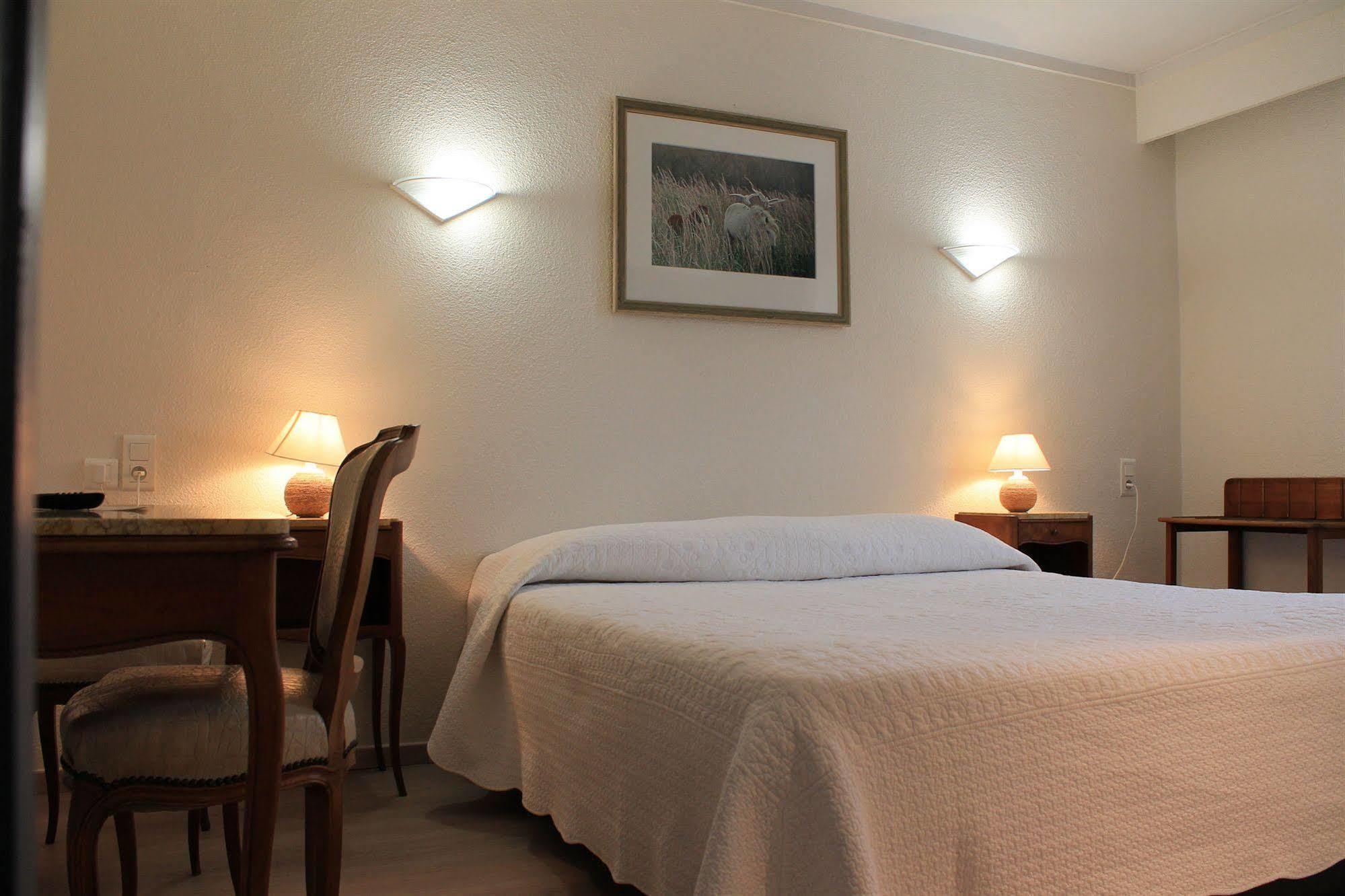Le Cheval Blanc Hotel Arles Buitenkant foto
