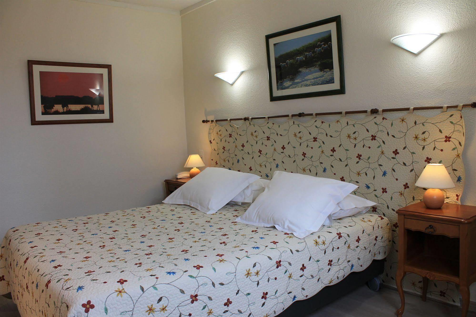 Le Cheval Blanc Hotel Arles Buitenkant foto